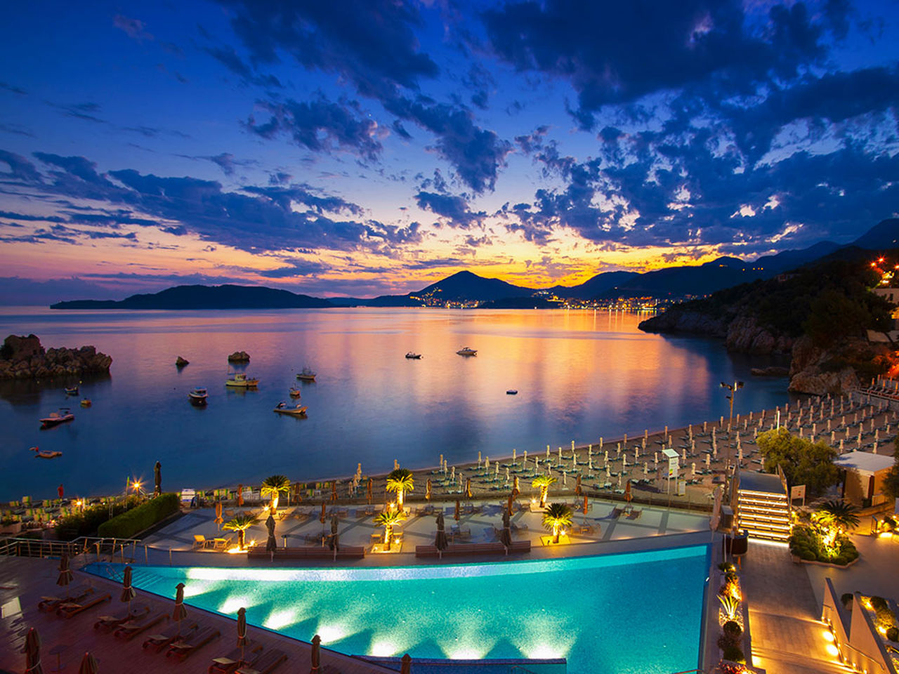 Maestral Resort Casino